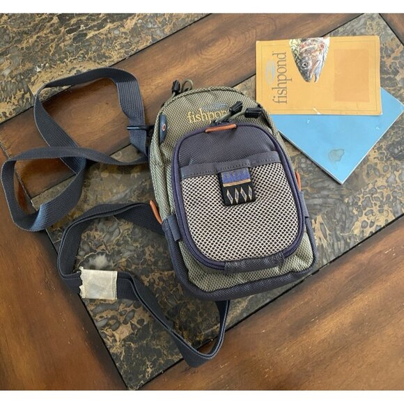 Fishpond San Juan Fly Fishing Vertical Chest Pack w/Assorted Flies NWT - Picture 9 of 11